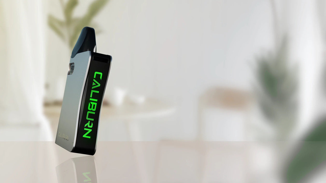 Green battery life indicator on logo of UWell Caliburn AK3